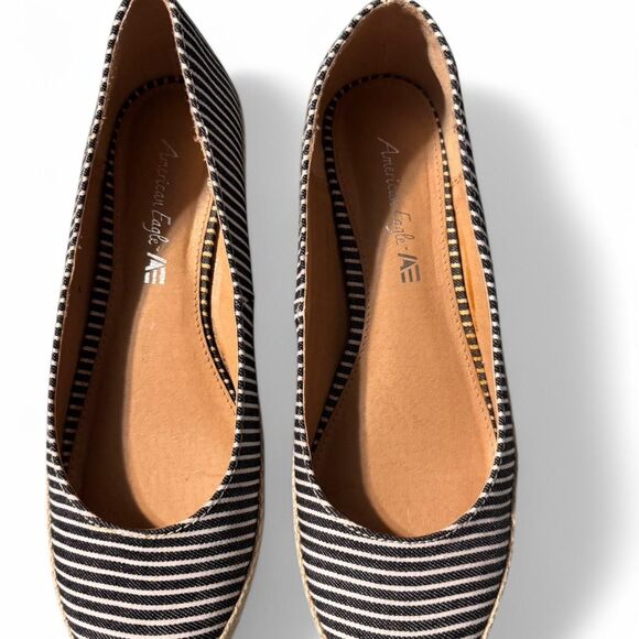 American Eagle Outfitters Espadrilles Wedge Women's Black/White Slip-on's  8.5 - Picture 2 of 5